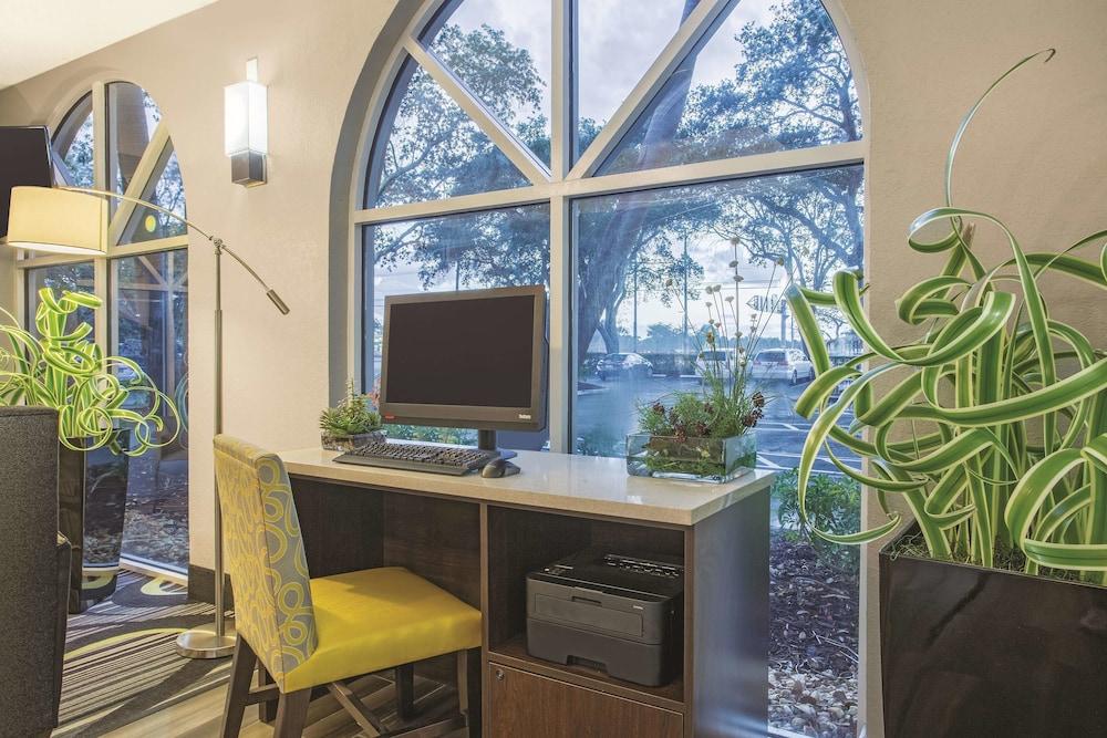 La Quinta By Wyndham Fort Lauderdale Tamarac Exterior photo