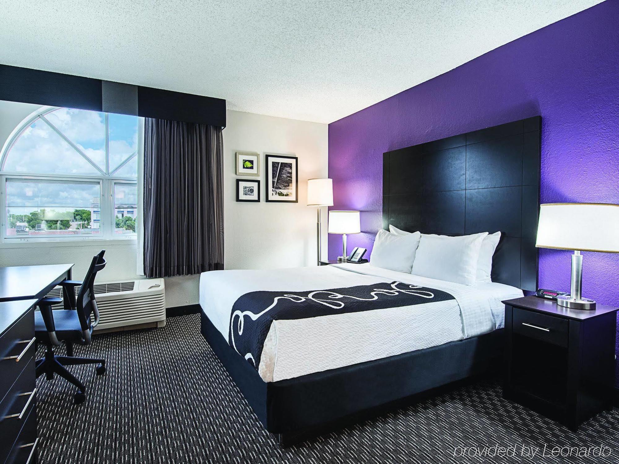 La Quinta By Wyndham Fort Lauderdale Tamarac Exterior photo