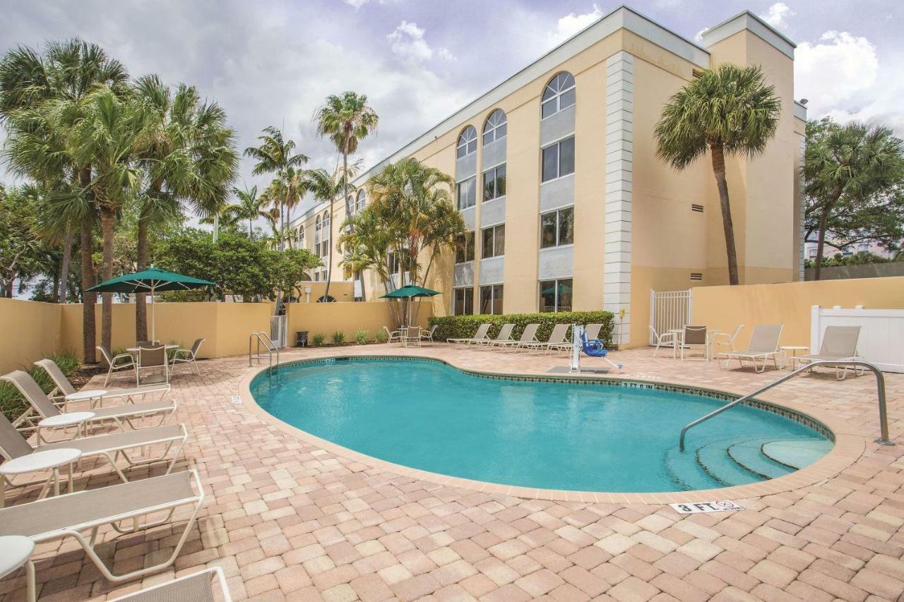 La Quinta By Wyndham Fort Lauderdale Tamarac Exterior photo
