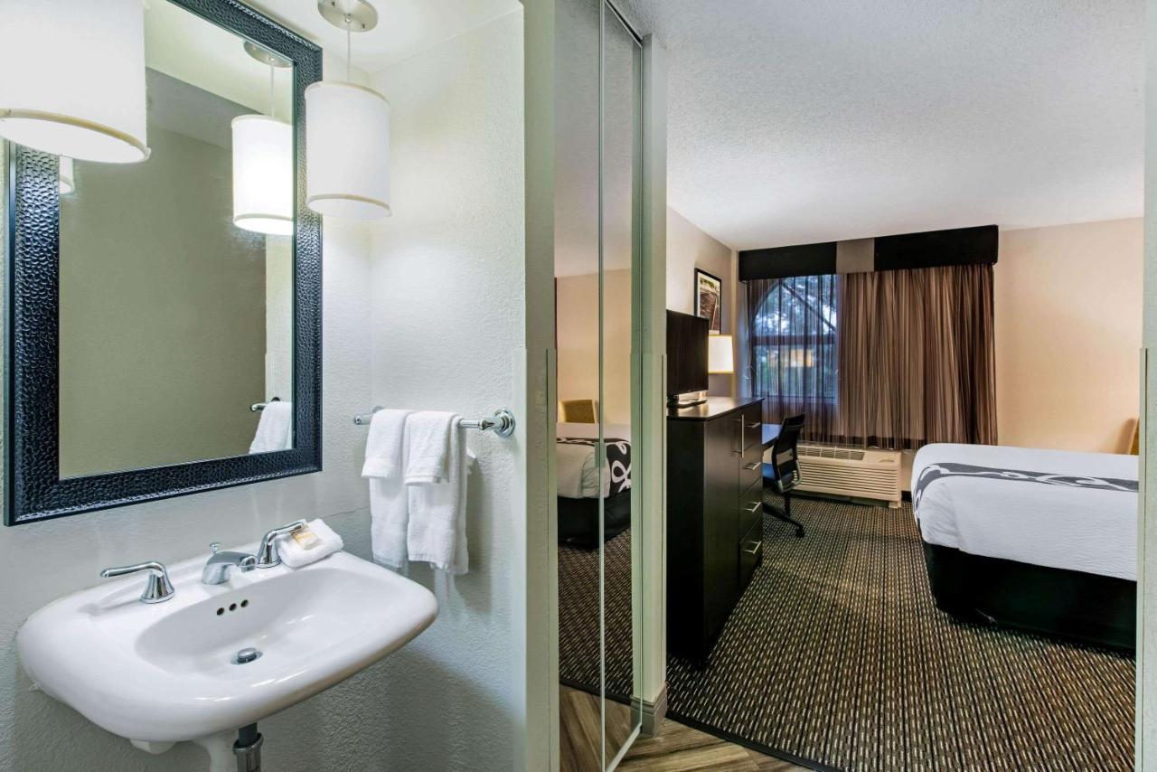 La Quinta By Wyndham Fort Lauderdale Tamarac Exterior photo