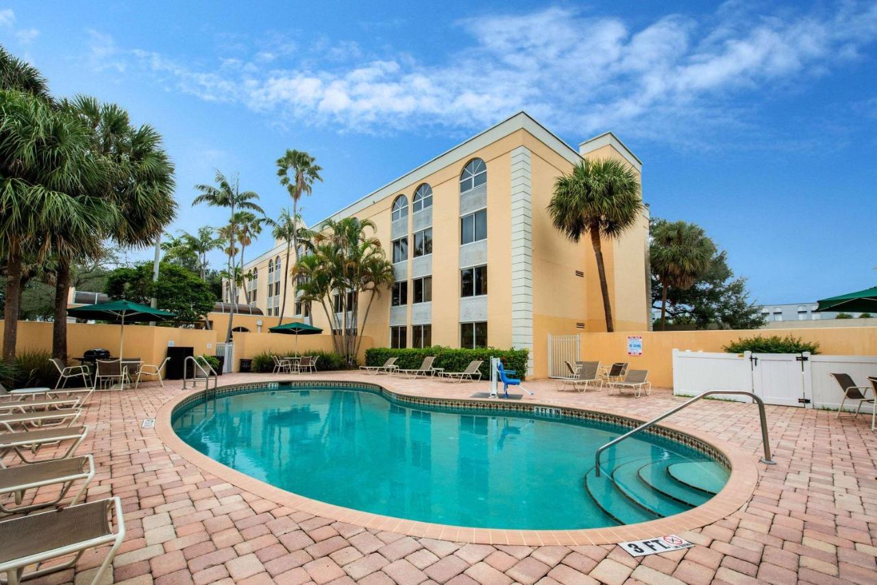 La Quinta By Wyndham Fort Lauderdale Tamarac Exterior photo