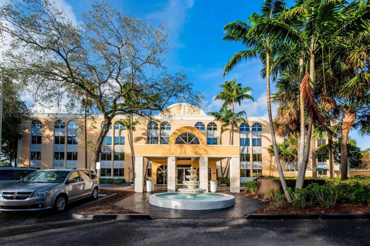 La Quinta By Wyndham Fort Lauderdale Tamarac Exterior photo